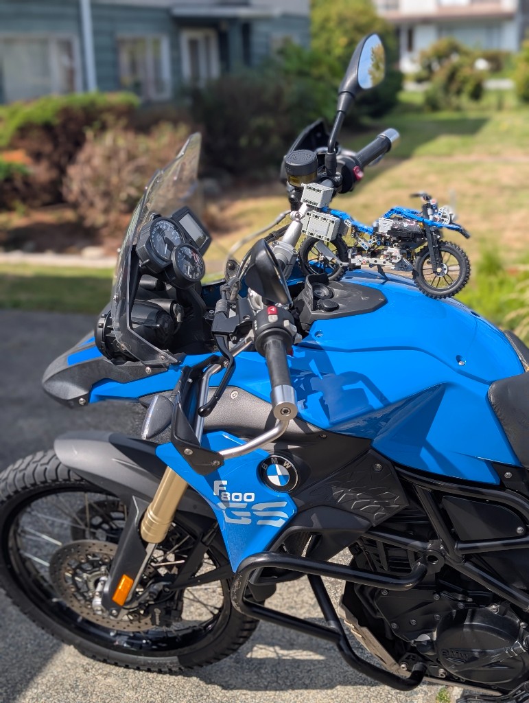 Close-up of F800GS with LEGO GS model on the tank